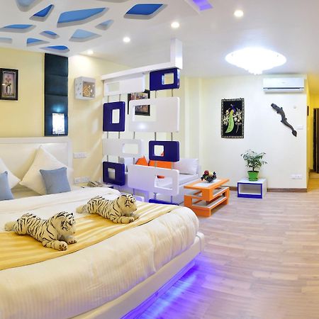 Royal Penguin Boutique Hotel & Spa Катманду Екстериор снимка