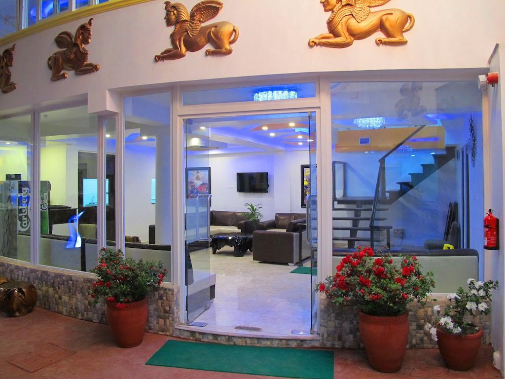 Royal Penguin Boutique Hotel & Spa Катманду Екстериор снимка