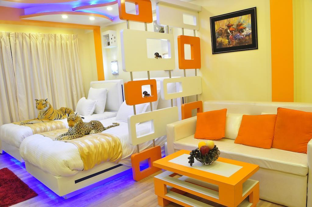 Royal Penguin Boutique Hotel & Spa Катманду Екстериор снимка