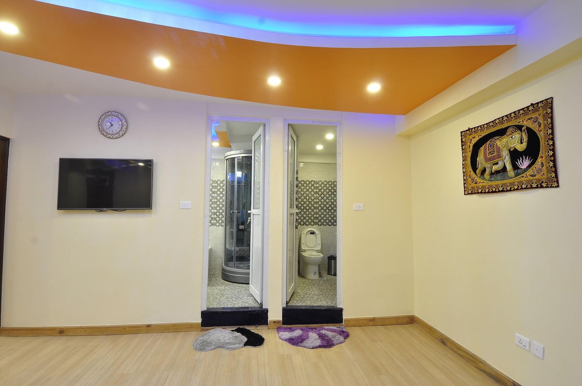 Royal Penguin Boutique Hotel & Spa Катманду Екстериор снимка