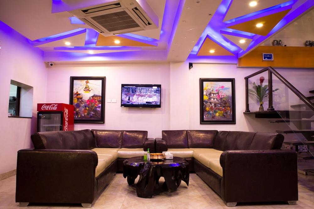 Royal Penguin Boutique Hotel & Spa Катманду Екстериор снимка