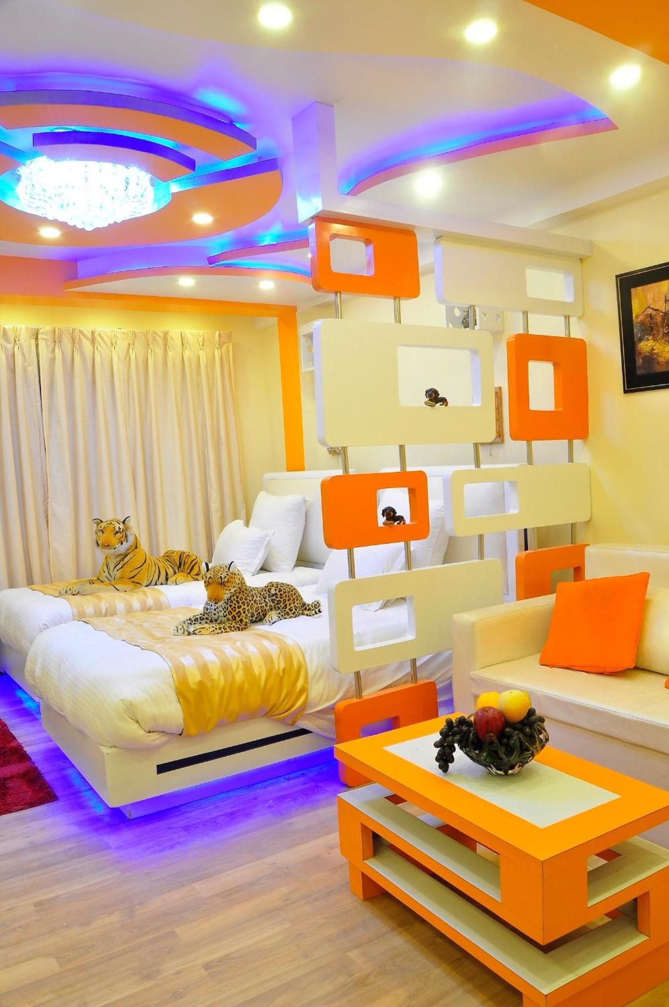 Royal Penguin Boutique Hotel & Spa Катманду Стая снимка