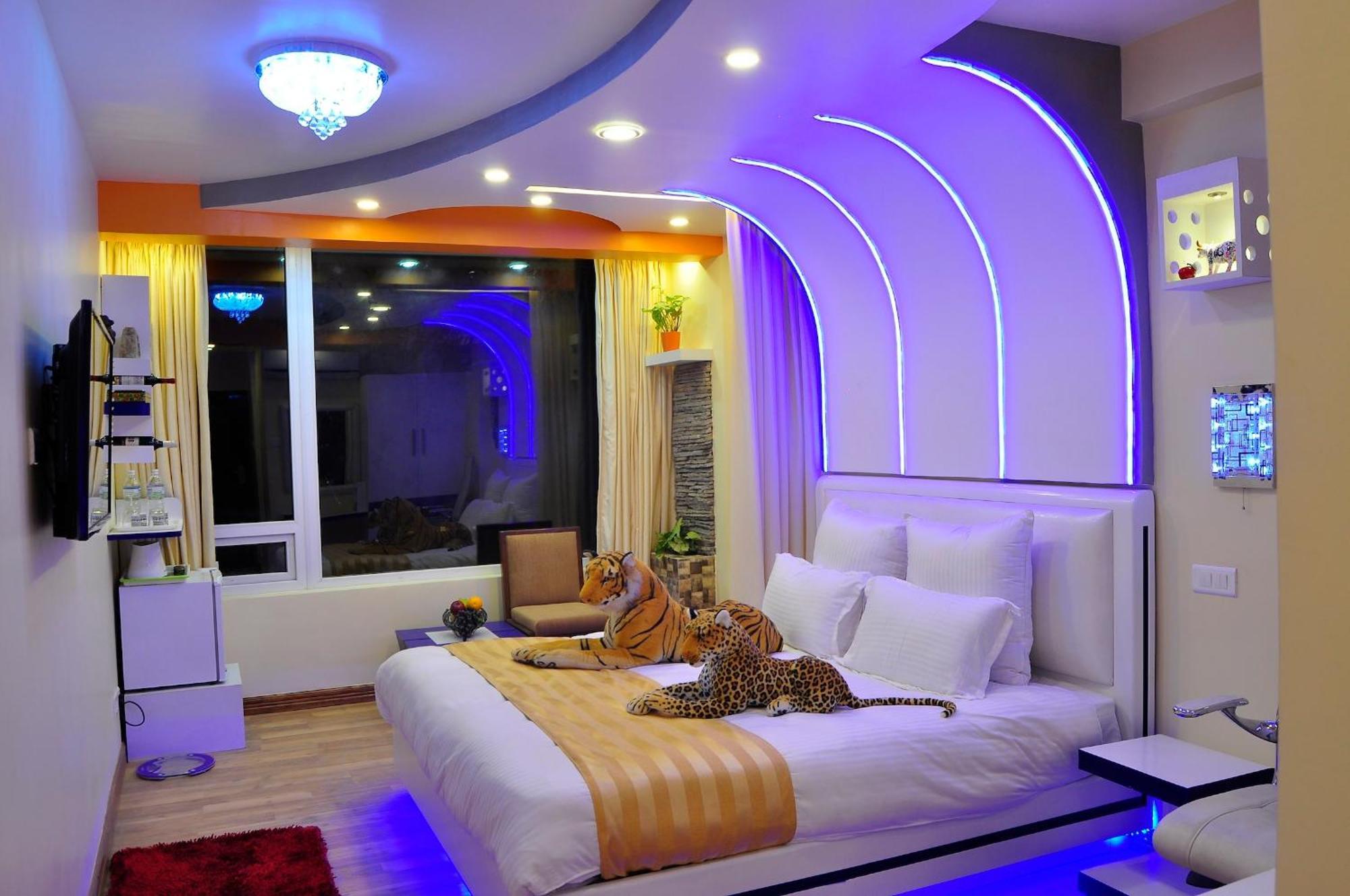 Royal Penguin Boutique Hotel & Spa Катманду Стая снимка