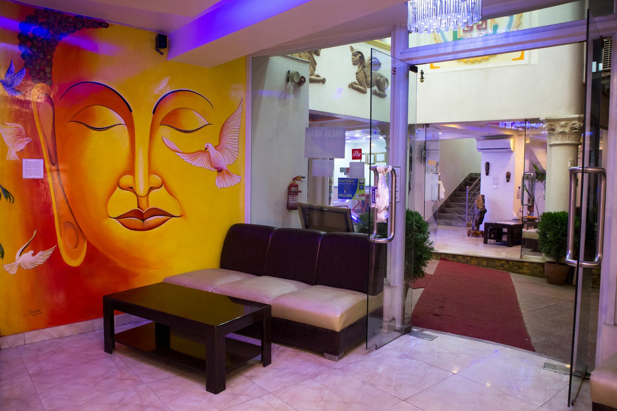 Royal Penguin Boutique Hotel & Spa Катманду Екстериор снимка