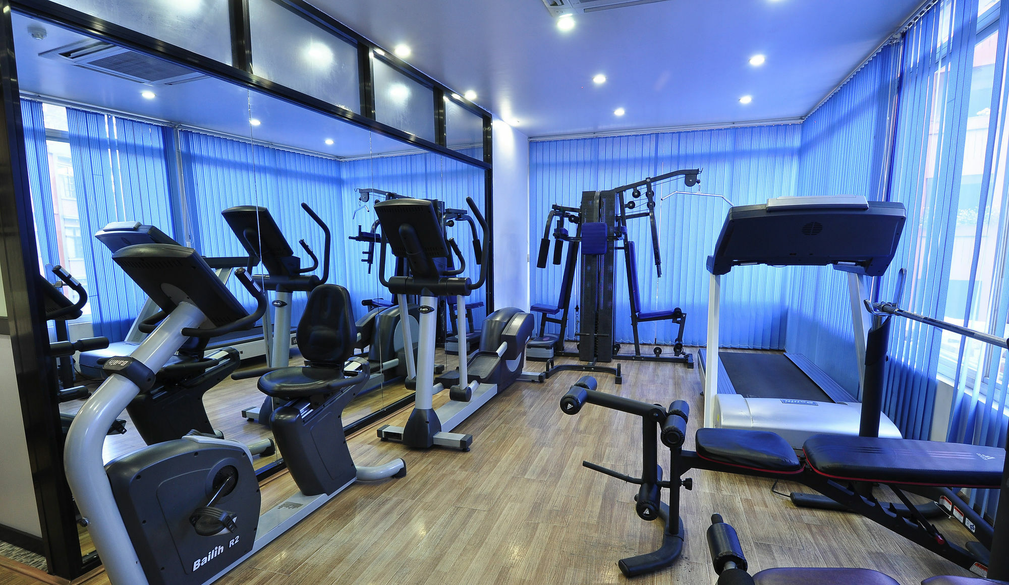 Royal Penguin Boutique Hotel & Spa Катманду Екстериор снимка