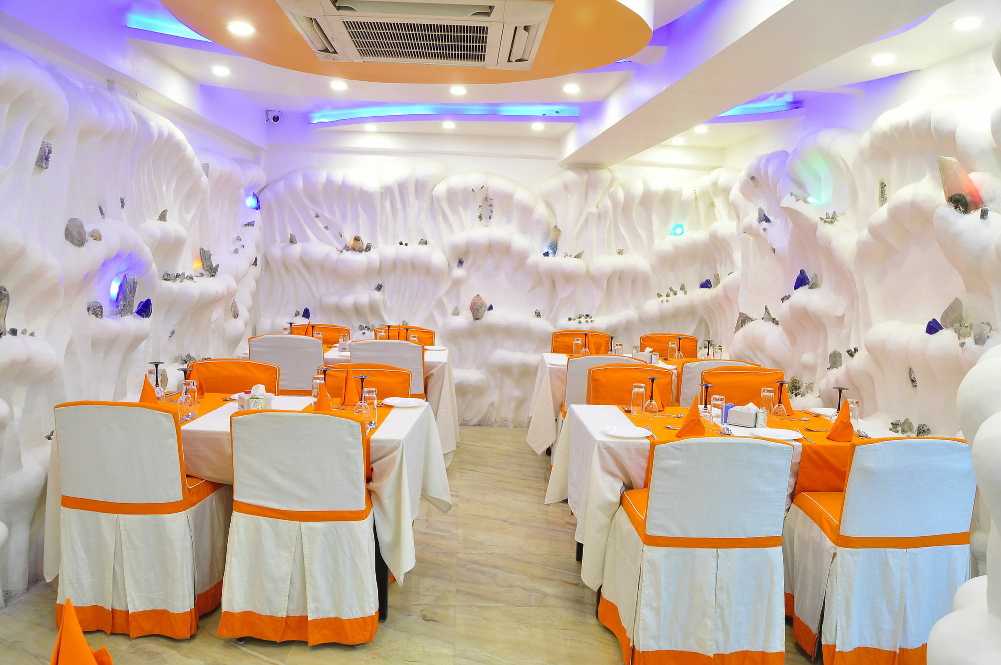 Royal Penguin Boutique Hotel & Spa Катманду Екстериор снимка